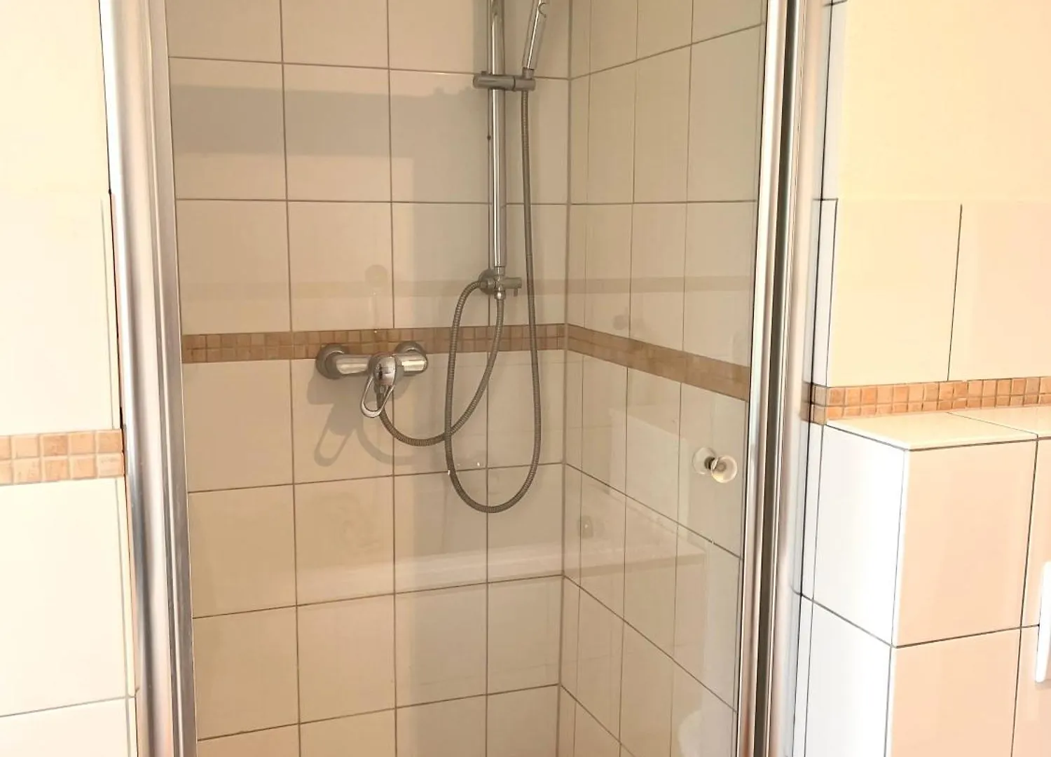 Doppelzimmer Mit Terrasse In Privatem Zuhause Lübeck Privatunterkunft