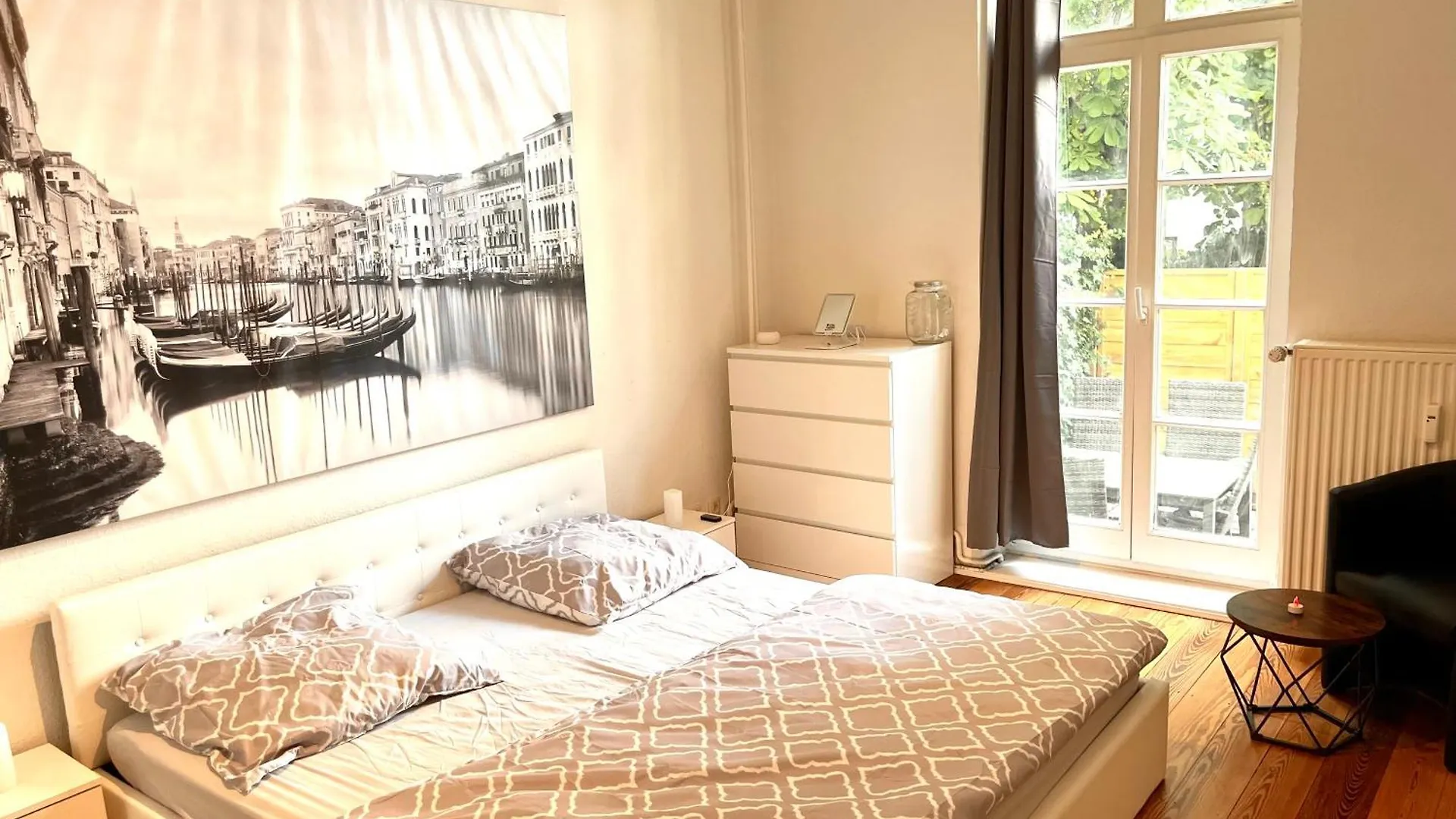 Doppelzimmer Mit Terrasse In Privatem Zuhause Lübeck Deutschland